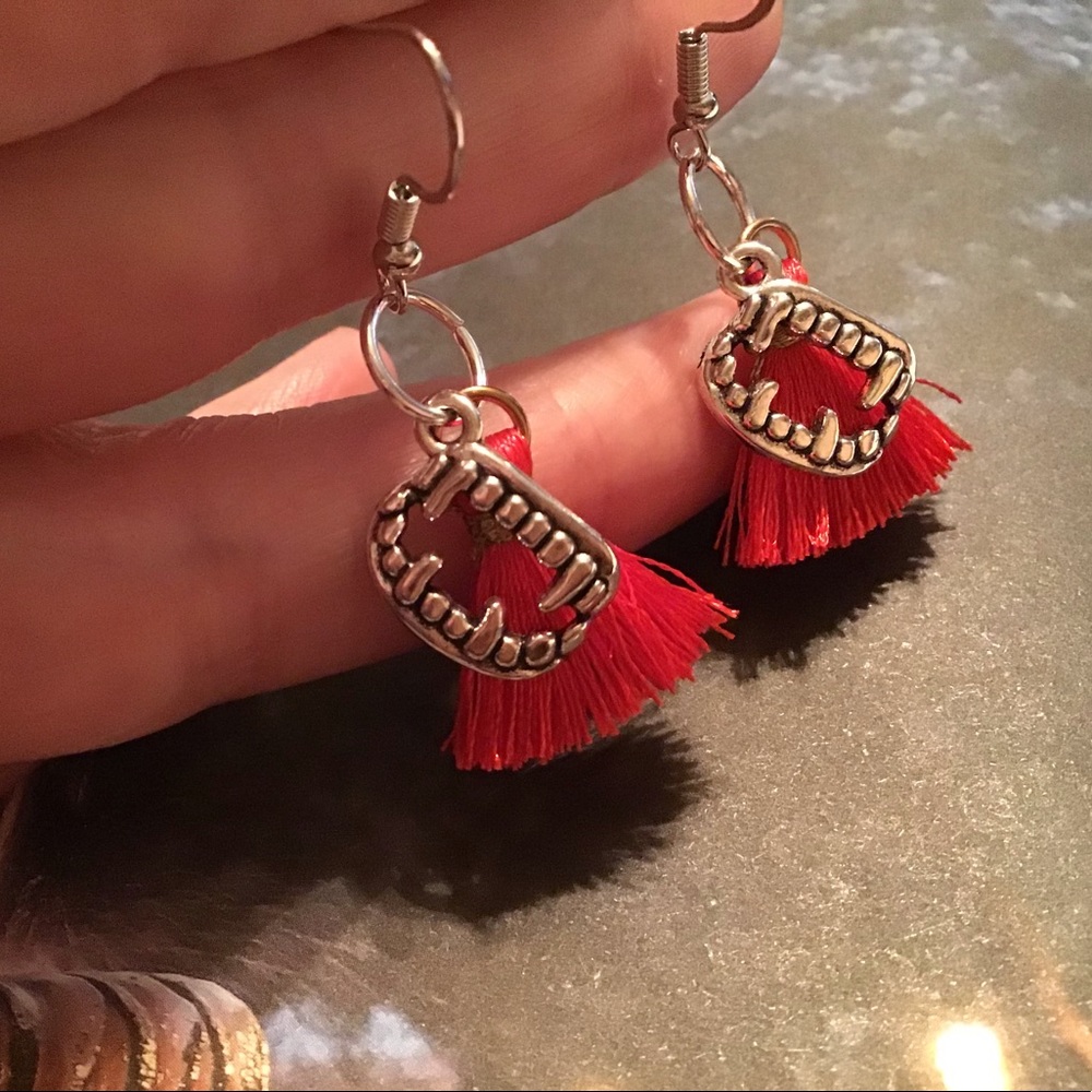 925 silver vampire bite tassle earrings Halloween